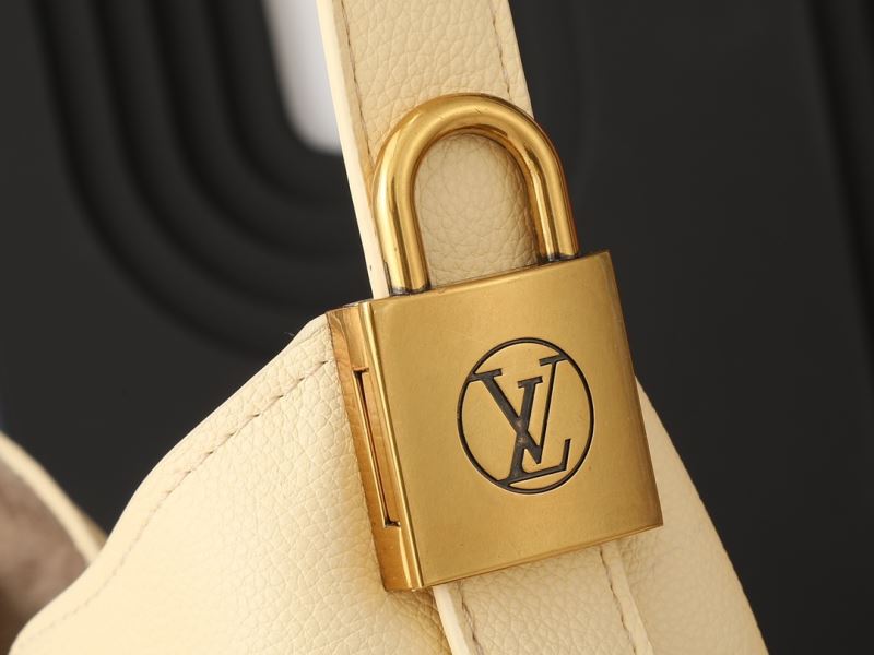 Louis Vuitton Hobo Bags